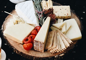 How to Build the Perfect Charcuterie Board 